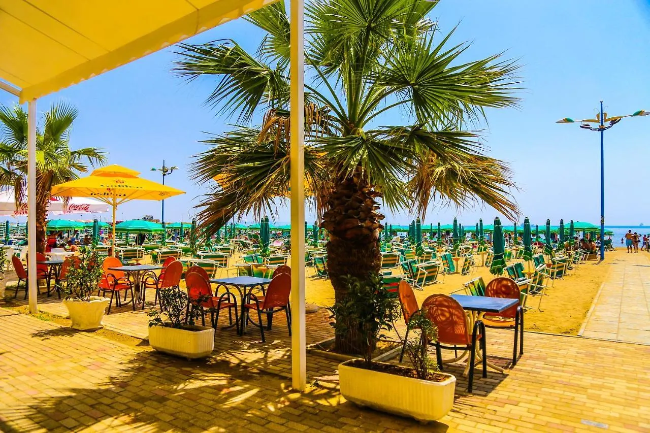 Perandor Beach Hotel Durrës 4*,
