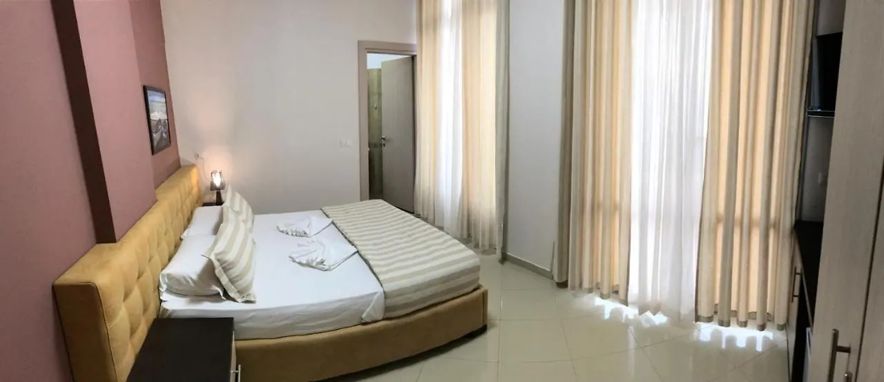 Perandor Beach Hotel Durrës 4*,